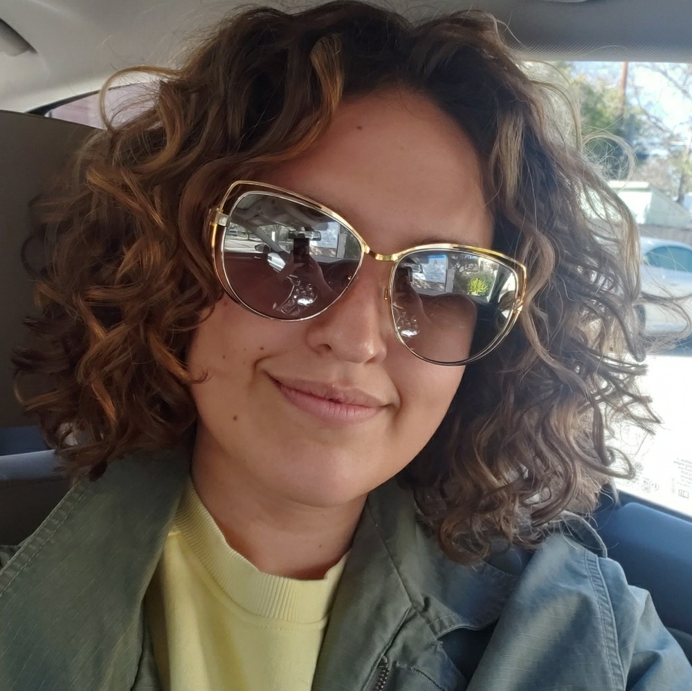 Meet your Posher, Stacy